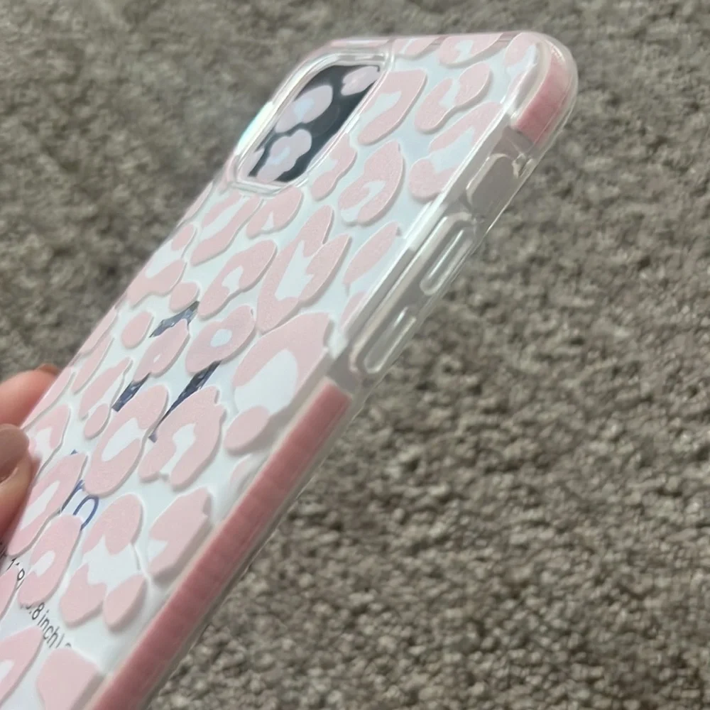 BRAND NEW - pink cheetah iPhone case - Picture 4 of 6